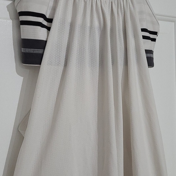 Lululemon No Limits Tank White Groovy Stripe - Picture 5 of 10